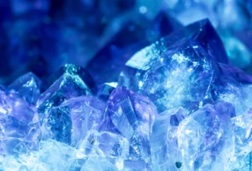 Powierzchniowa inżynieria pojedynczych kryształów bromku ołowiowego metylamoniowego platforma do zastosowań jako fluorescencyjne znaczniki bezpieczeństwa i fotodetektory Powierzchniowa inżynieria pojedynczych kryształów bromku ołowiowego metylamoniowego platforma do zastosowań jako fluorescencyjne znaczniki bezpieczeństwa i fotodetektory